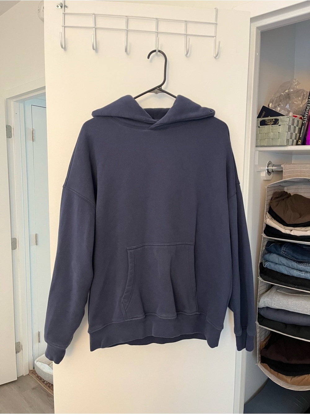 quince everyday fleece hoodie - Picture 8 of 10